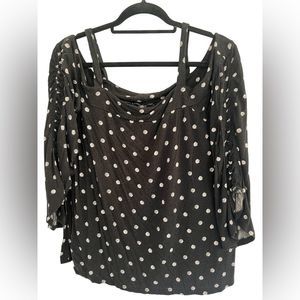 Cable & Gauge Women Dot Cold Shoulder Top. Size XL Color Black and White.